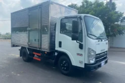 Isuzu 1.9 tấn QKR77FE4 thùng kín