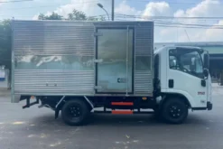 Isuzu 1.9 tấn QKR77FE4 thùng kín