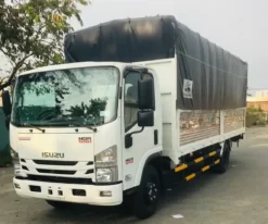 Xe tải Isuzu NQR 550 thùng bạt