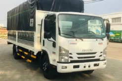 Xe tải Isuzu NQR 550 thùng bạt