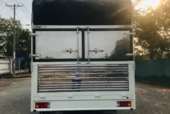 Xe tải Isuzu NQR 550 thùng bạt
