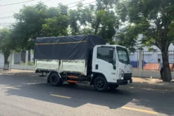 Isuzu 1.9 tấn QKR77FE4 thùng mui bạt